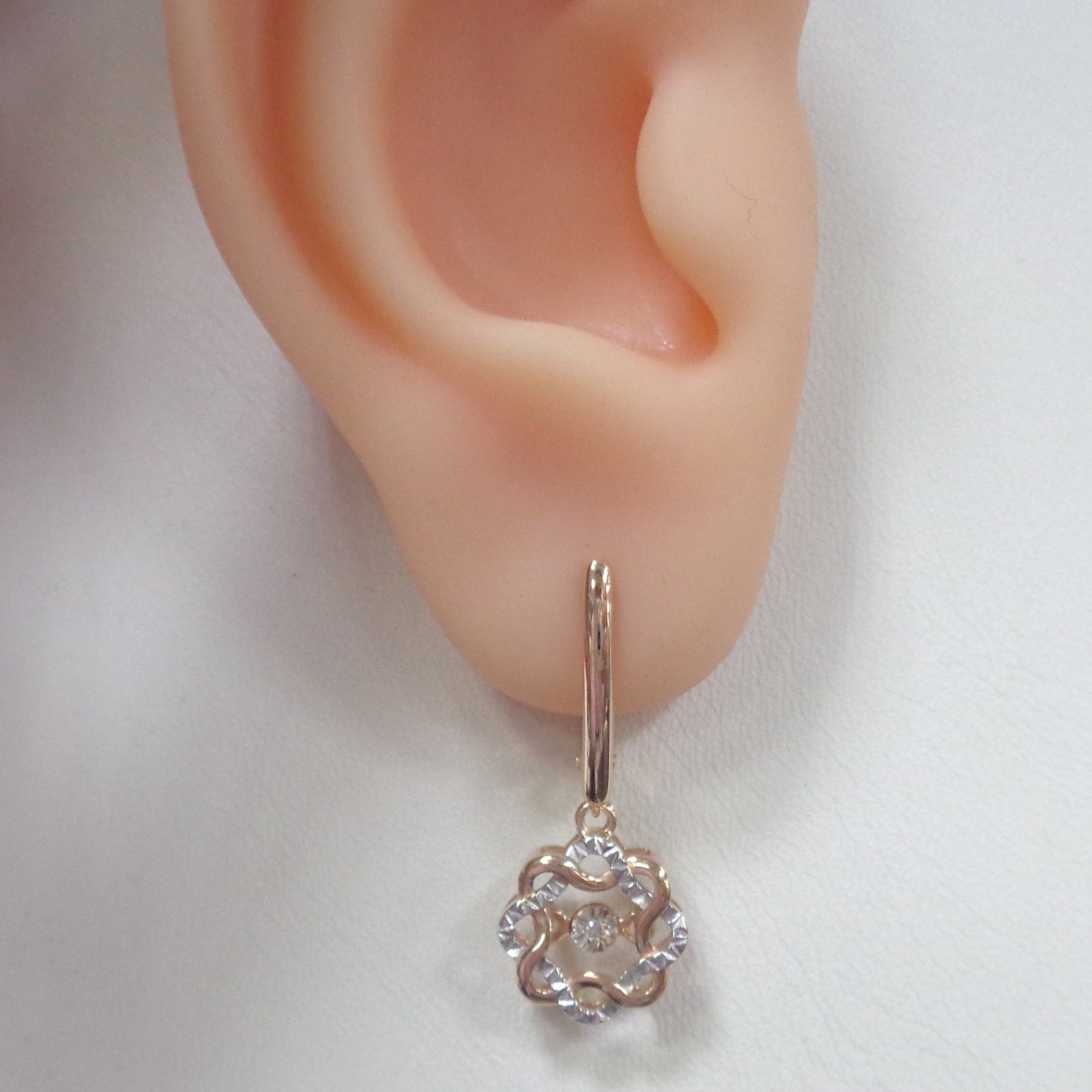 Серебряные серьги с бриллиантами "Танцующий камень"